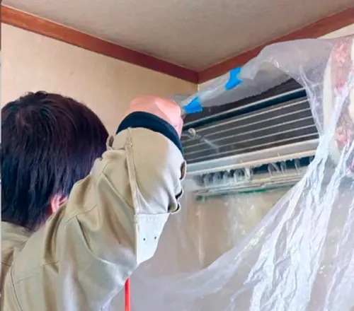エアコン清掃の様子