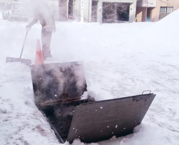 融雪機の凍結解消の様子