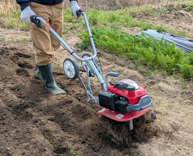 畑おこし（土つくり）作業の様子